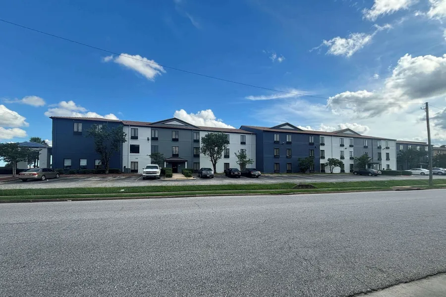 Quality Inn & Suites at Airport Blvd I-65 hotel detail image 6