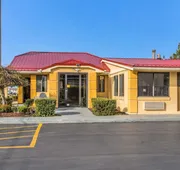 Econo Lodge Norwalk hotel detail image 4