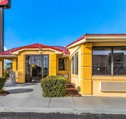 Econo Lodge Norwalk hotel detail image 5