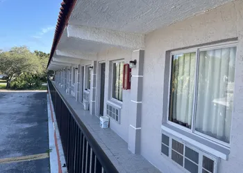 Clearwater Inn hotel thumbnail 5