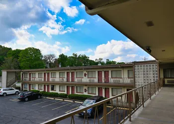 Campus Inn hotel thumbnail 3