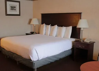 Shiretown Inn & Suites hotel thumbnail 8