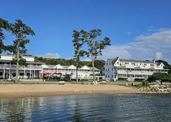 Edgewater Resort hotel thumbnail 2