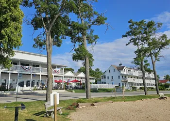 Edgewater Resort hotel thumbnail 4
