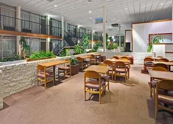 Super 8 by Wyndham Norman hotel thumbnail 4