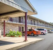 Econo Lodge Elkhart North hotel detail image 3