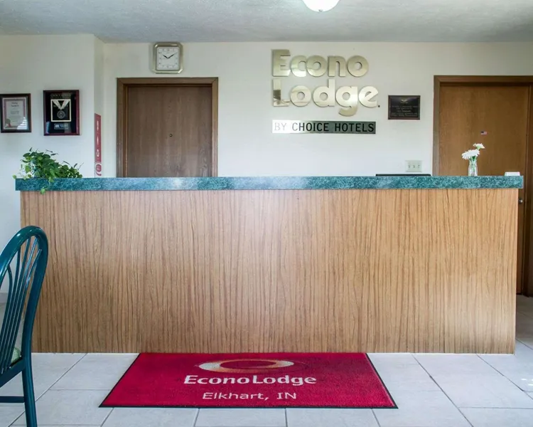 Econo Lodge Elkhart North hotel detail image 6