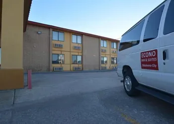Econo Inn and Suites hotel thumbnail 2