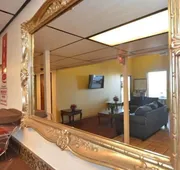 Econo Inn and Suites hotel detail image 4
