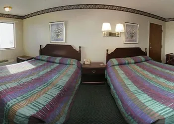 Econo Inn and Suites hotel thumbnail 7