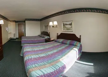 Econo Inn and Suites hotel thumbnail 8