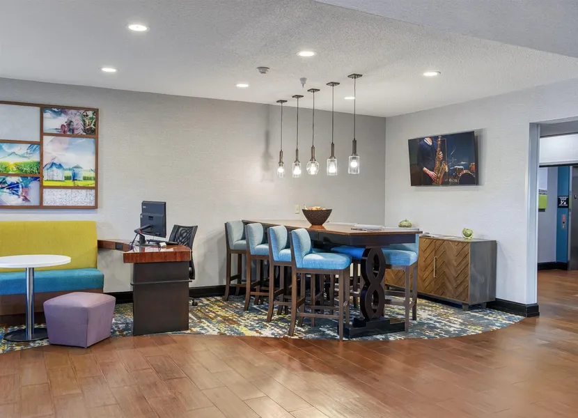 Hampton Inn Elkhart IN hotel detail image 2