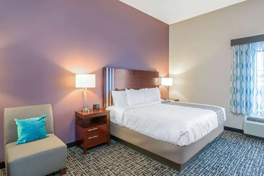 La Quinta Inn & Suites by Wyndham Oklahoma City -Yukon hotel detail image 6