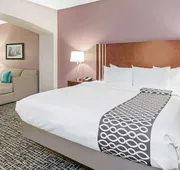 La Quinta Inn & Suites by Wyndham Oklahoma City -Yukon hotel detail image 7