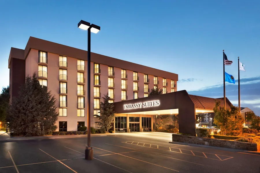 Embassy Suites by Hilton Oklahoma City Will Rogers Airport hotel detail image 2