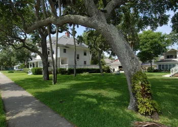 Night Swan Intracoastal B&B hotel thumbnail 4