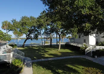 Night Swan Intracoastal B&B hotel thumbnail 6