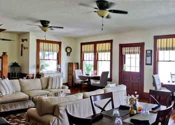 Night Swan Intracoastal B&B hotel thumbnail 7