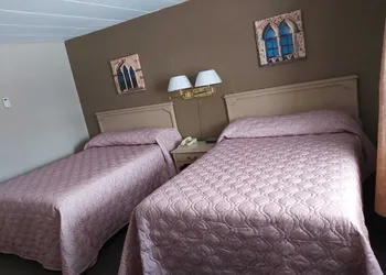 Arnprior Motor Inn hotel thumbnail 6