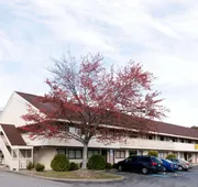 Super 8 by Wyndham Strongsville/Cleveland hotel detail image 4