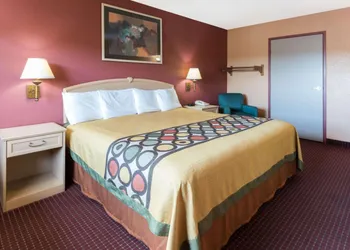 Super 8 by Wyndham Strongsville/Cleveland hotel thumbnail 5