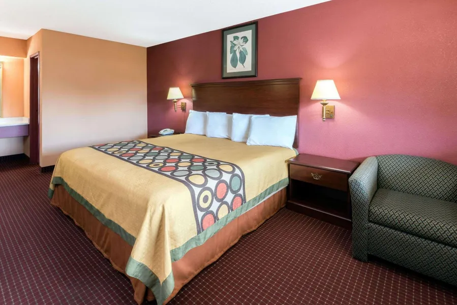 Super 8 by Wyndham Strongsville/Cleveland hotel detail image 6
