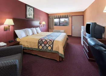 Super 8 by Wyndham Strongsville/Cleveland hotel thumbnail 8
