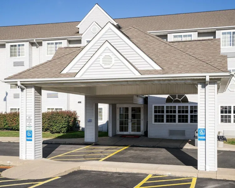 Microtel Inn & Suites by Wyndham Pittsburgh Airport hotel detail image 2