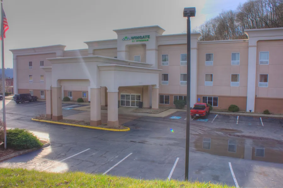 Wingate by Wyndham Steubenville hotel detail image 2