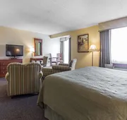 Quality Inn & Suites Bay Front hotel detail image 3