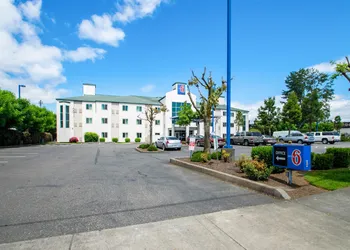 Motel 6-Portland OR - I-5 hotel thumbnail 2