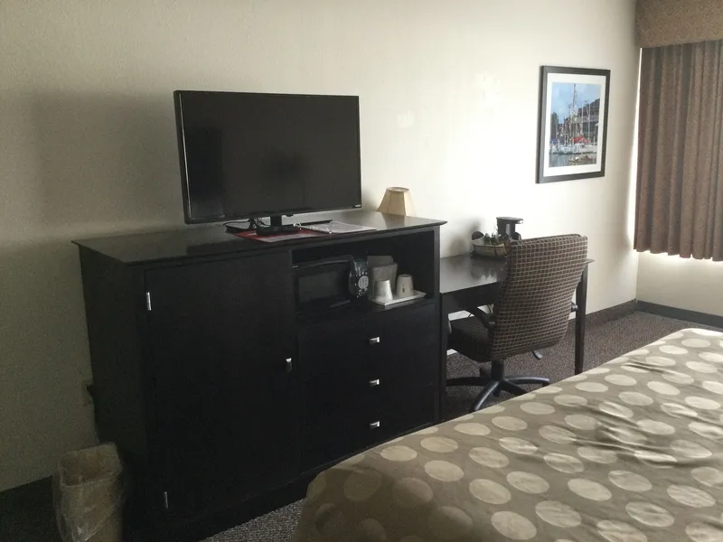 Quality Inn & Suites hotel detail image 6