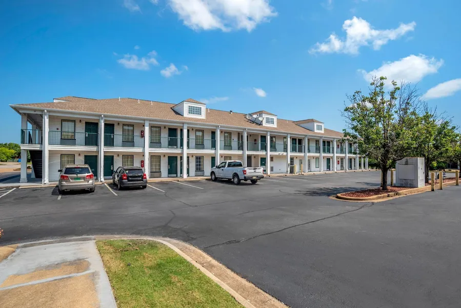 Econo Lodge Tupelo Barnes Crossing hotel detail image 2
