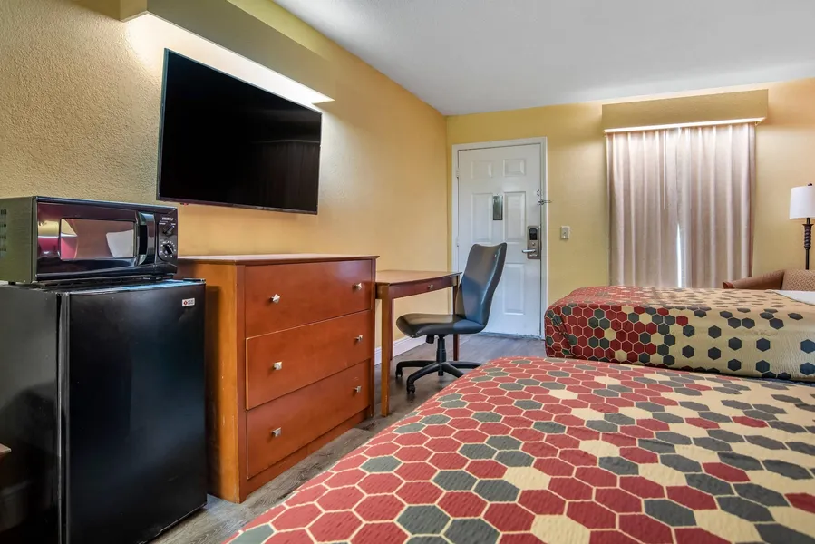 Econo Lodge Tupelo Barnes Crossing hotel detail image 6
