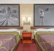 Super 8 by Wyndham Vincennes hotel detail image 7