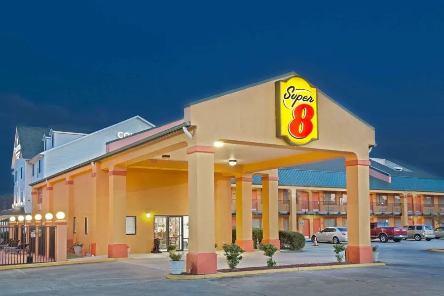 Super 8 by Wyndham Covington hotel detail image 2