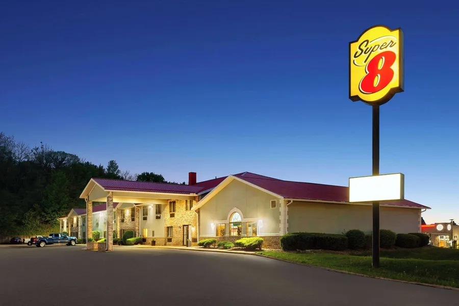 Super 8 by Wyndham Mt. Vernon hotel detail image 2