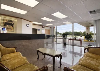 Super 8 by Wyndham Dover hotel thumbnail 3