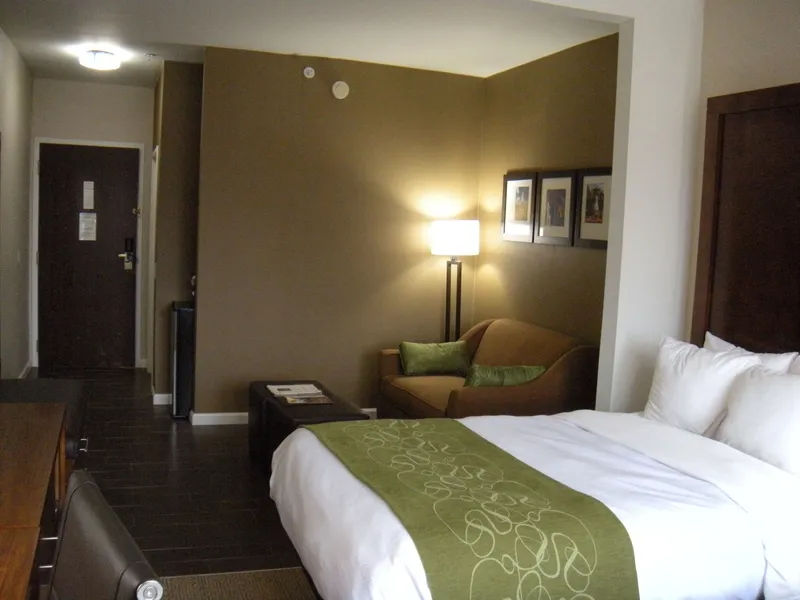 Comfort Suites Dover University Area hotel detail image 6