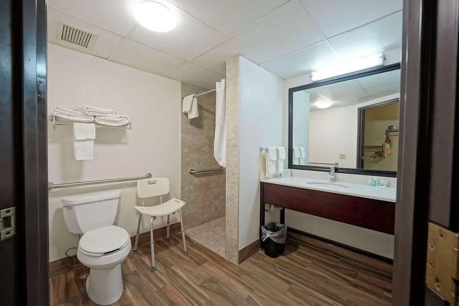 Quality Inn & Suites Harrington - Milford hotel detail image 6