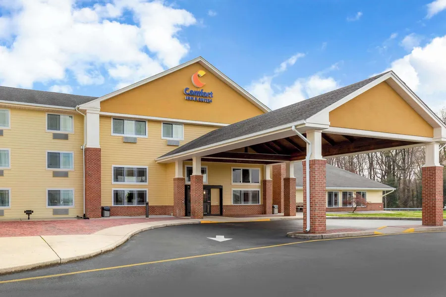 Comfort Inn & Suites Milford hotel detail image 2