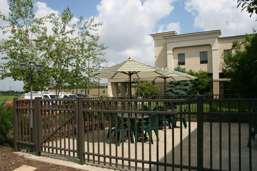 Hampton Inn & Suites Springfield-Southwest hotel detail image 2