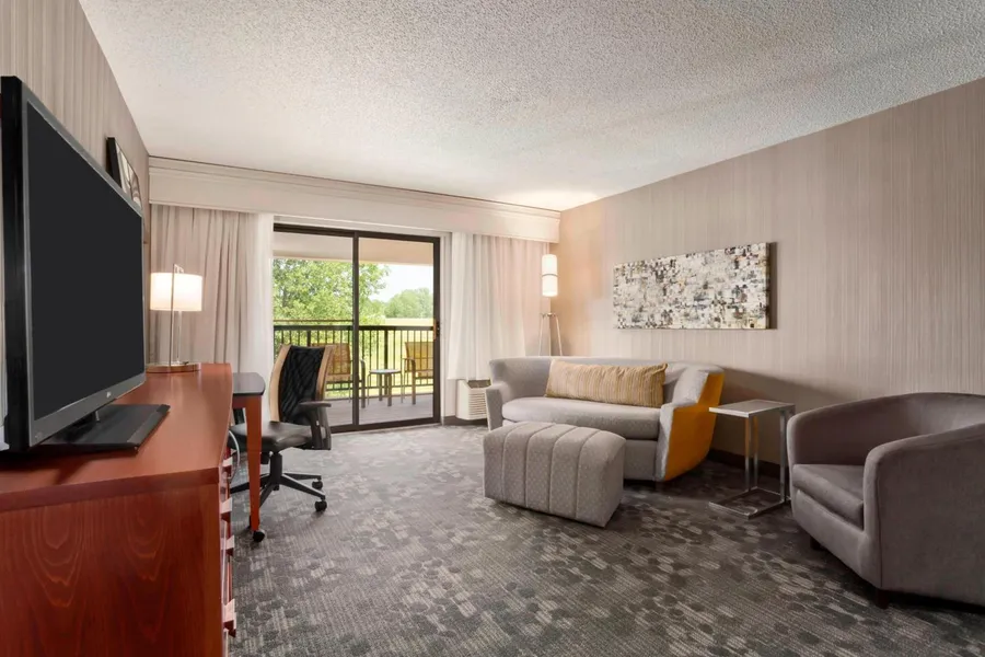 Courtyard by Marriott Springfield hotel detail image 2