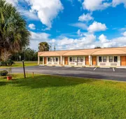 Econo Lodge Crystal River hotel detail image 5