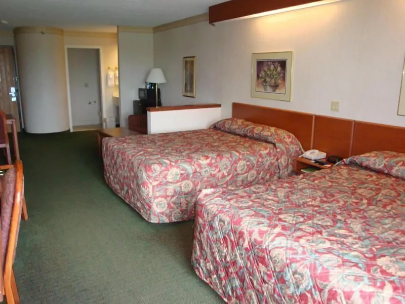 Syracuse Inn & Suites hotel detail image 6
