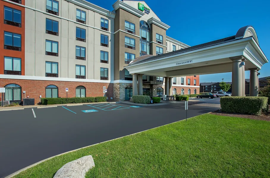 Holiday Inn Express & Suites Lebanon-Nashville Area by IHG hotel detail image 2