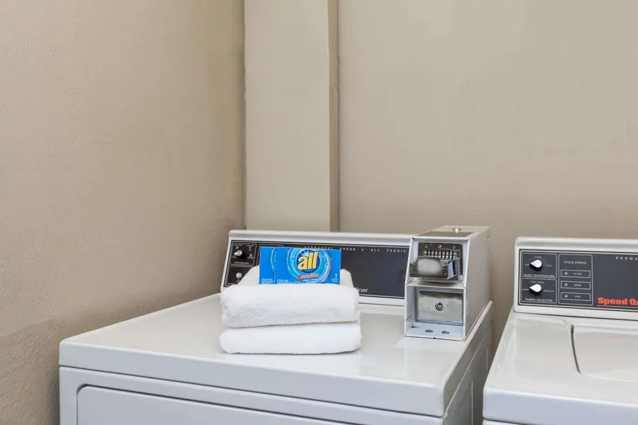 Super 8 by Wyndham Dunbar/Charleston Area hotel detail image 2