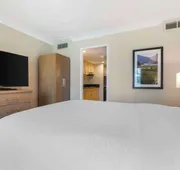 Best Western Plus Kelowna Hotel & Suites hotel detail image 7