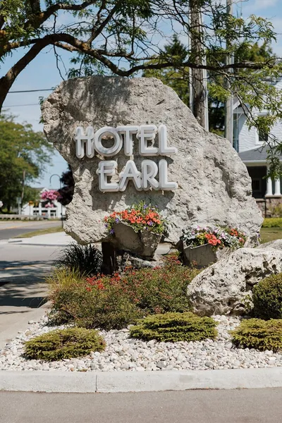 The Earl hotel detail image 2
