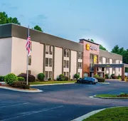 La Quinta Inn & Suites by Wyndham Fayetteville I-95 hotel detail image 3